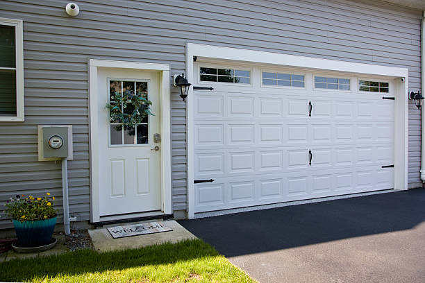 24/7 Emergency Garage Door Panel Replacement experts in Mount Pleasant, TN